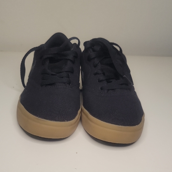 Nike Big Kids Black and Tan Sneakers Sz 4y Boys Good Condition - Picture 5 of 8